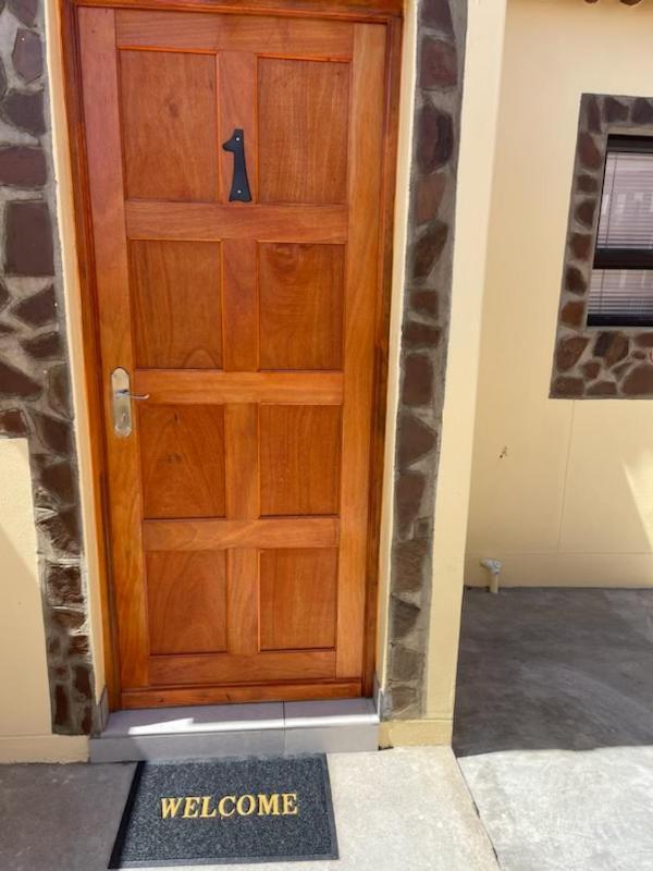 The Oasis Accommodation Lüderitz Buitenkant foto